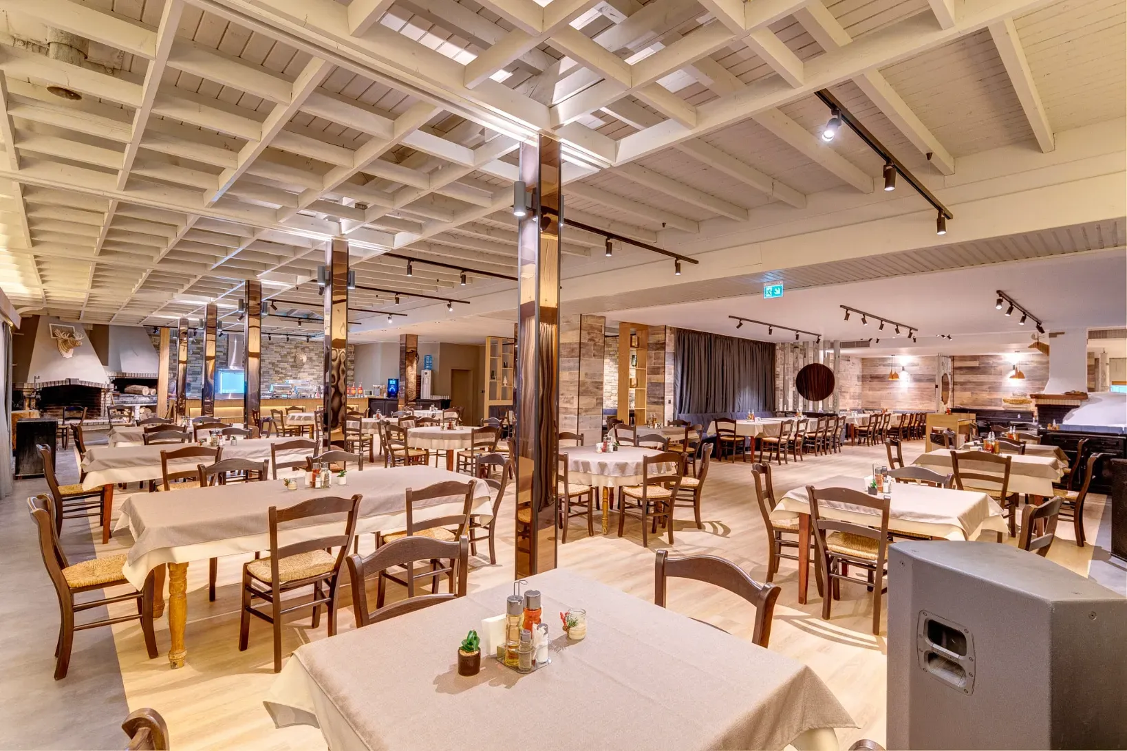 restaurant-13