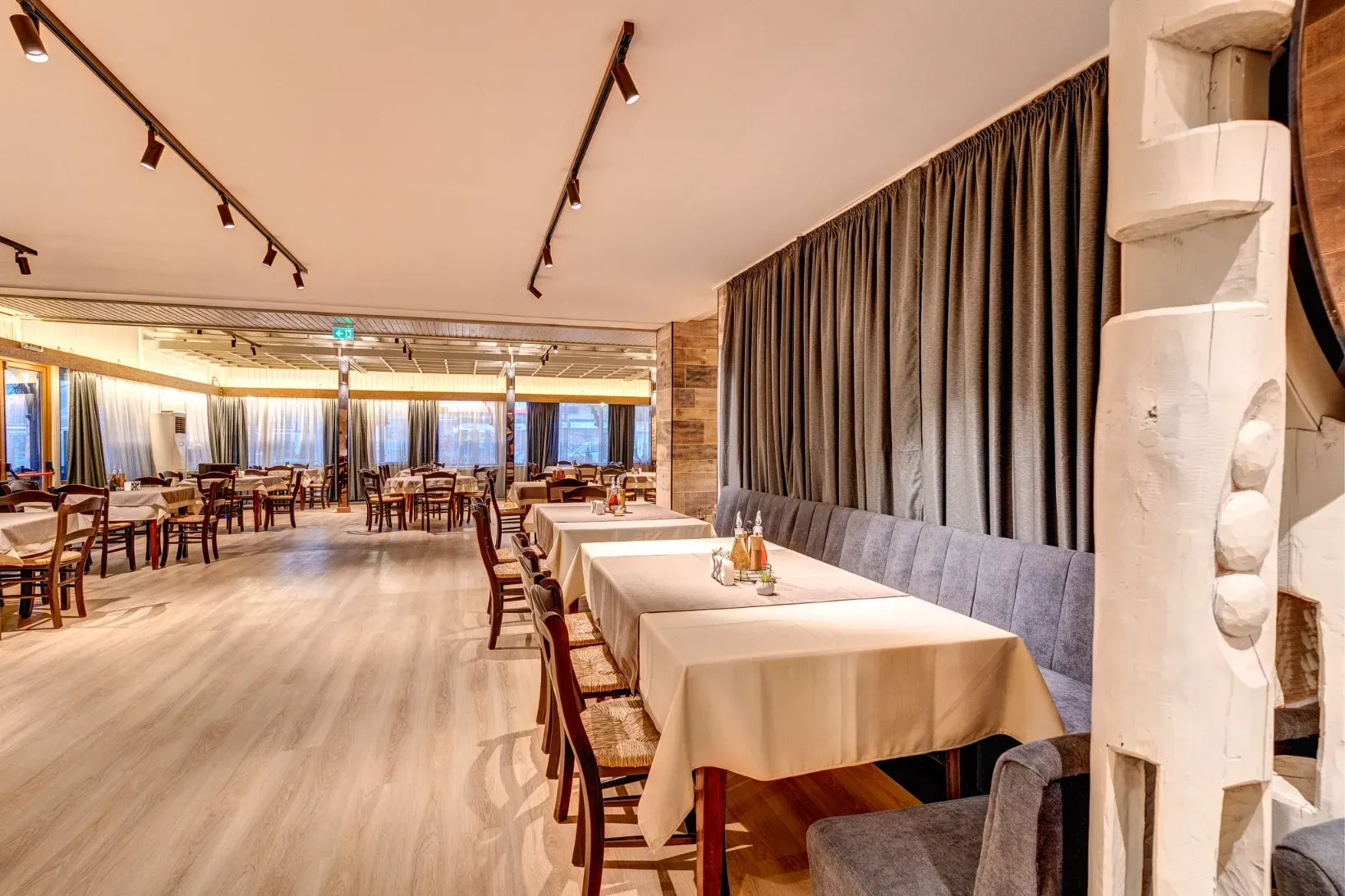 restaurant-2