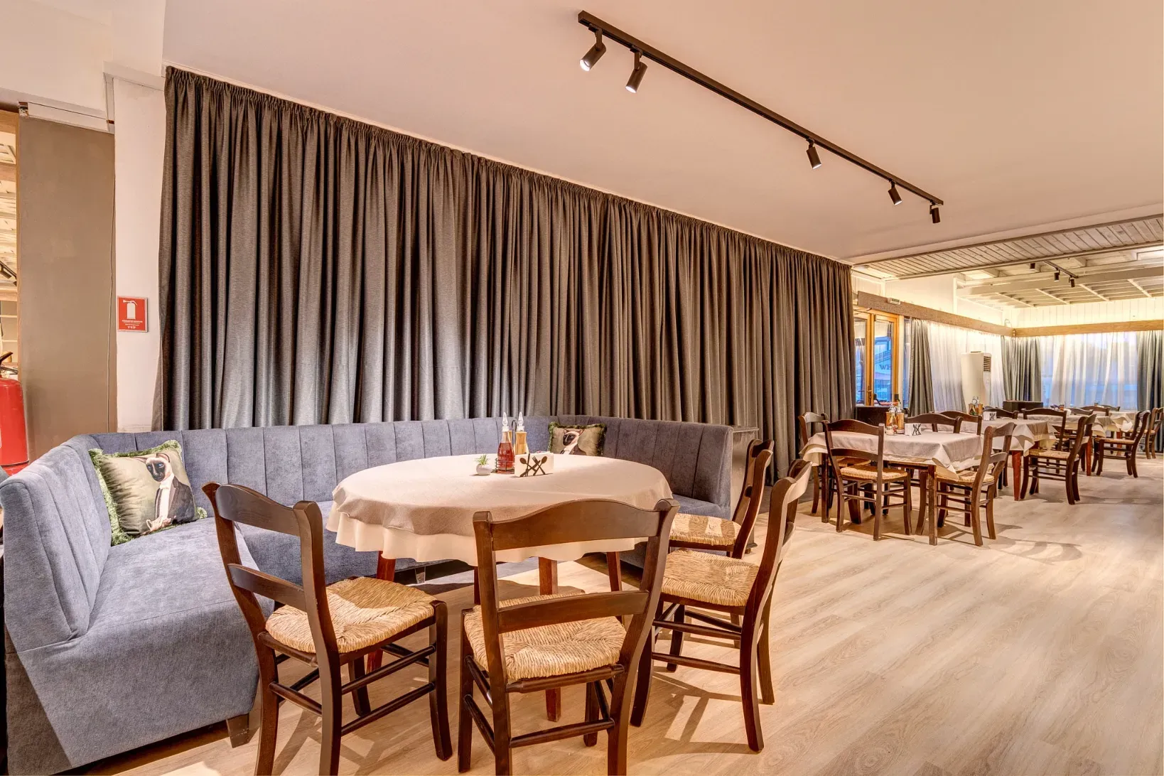 restaurant-6